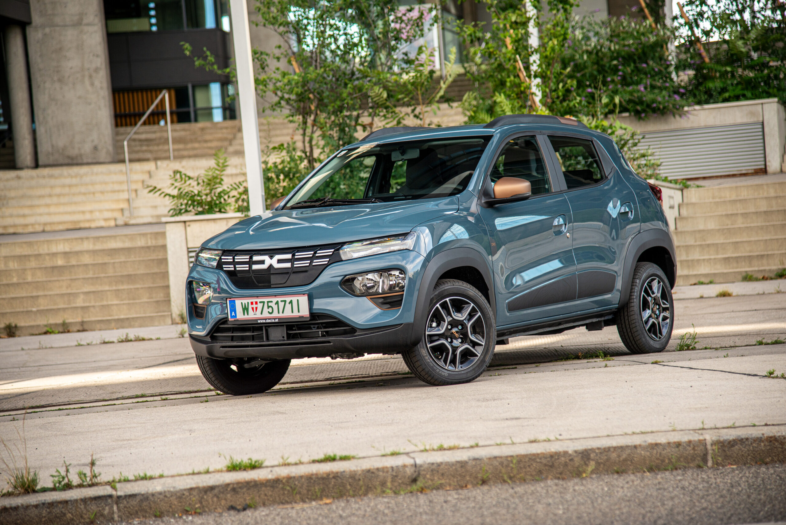 Vogl und Co: Dacia Spring Electric in der Stadt