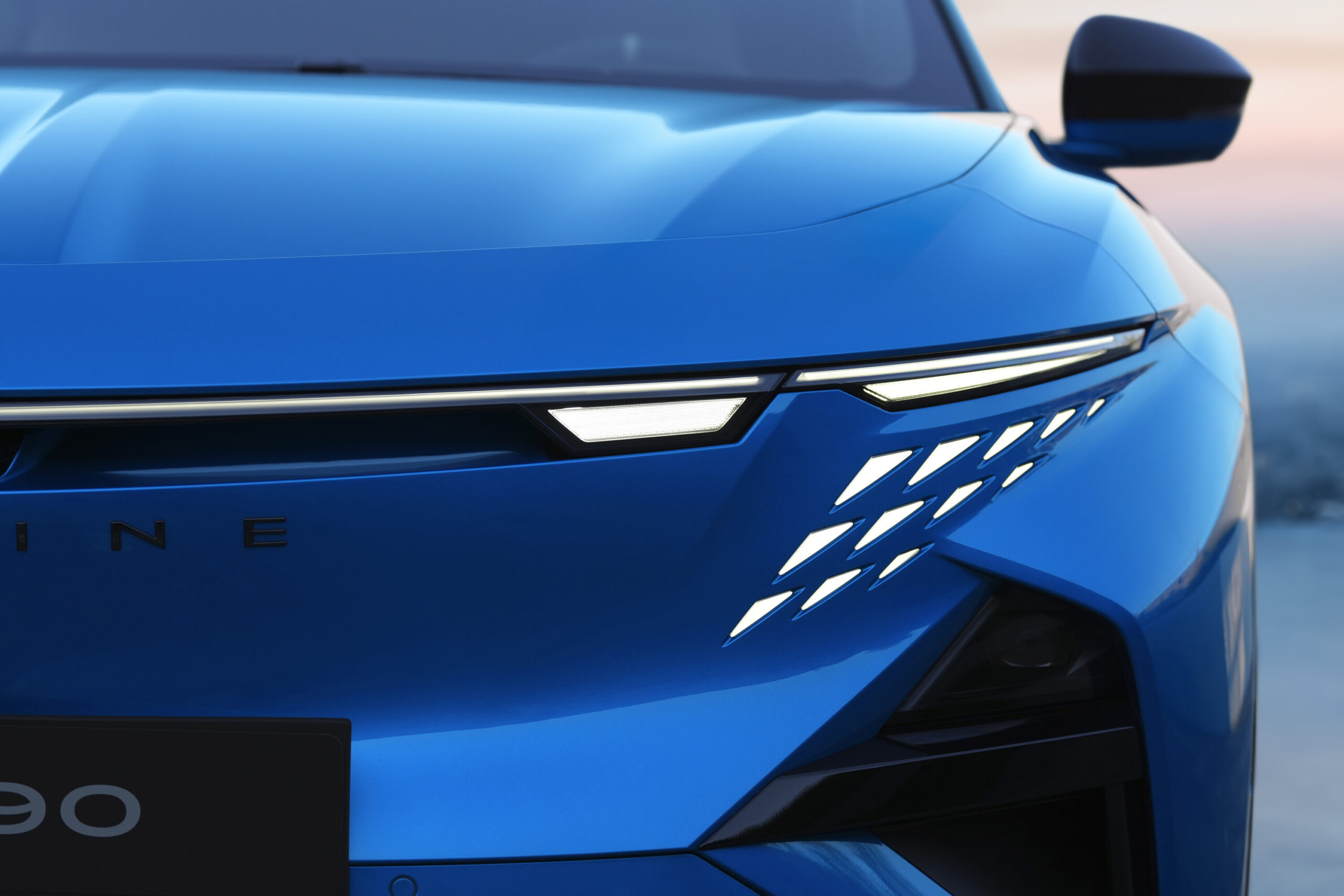 Alpine A390 GTS Lichtsignatur an der Vorderseite